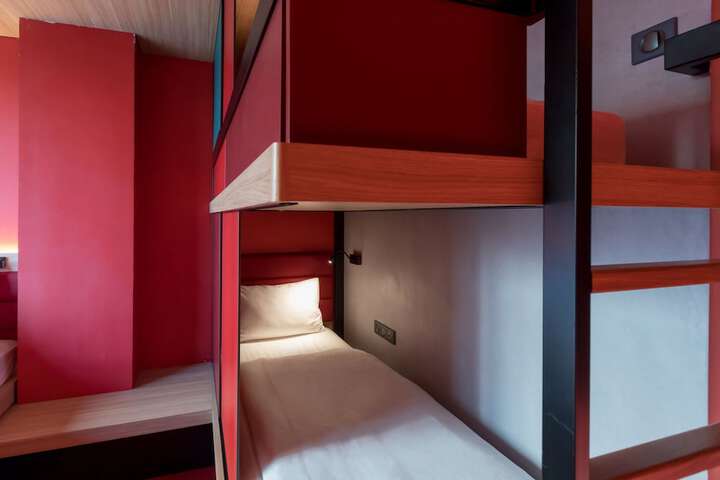 Room 3 of 37