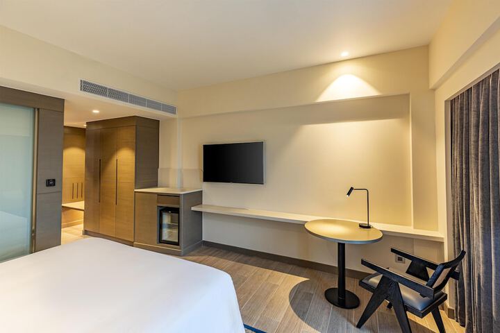 Room 10 of 41