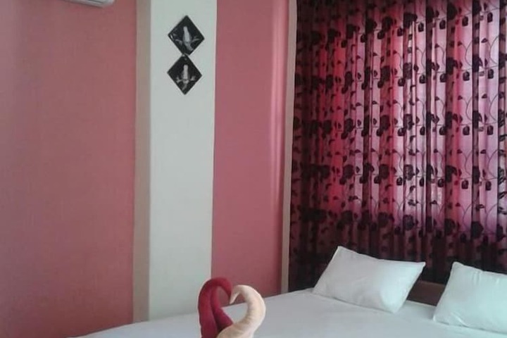 Room 12 of 36