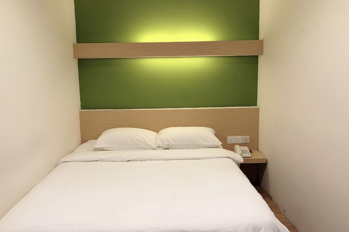 Room 8 of 73