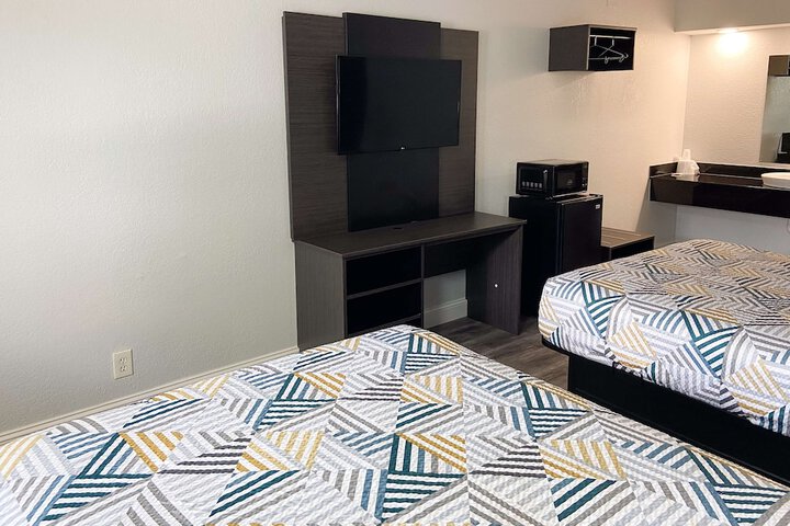 2 Double Beds (11 of 16)