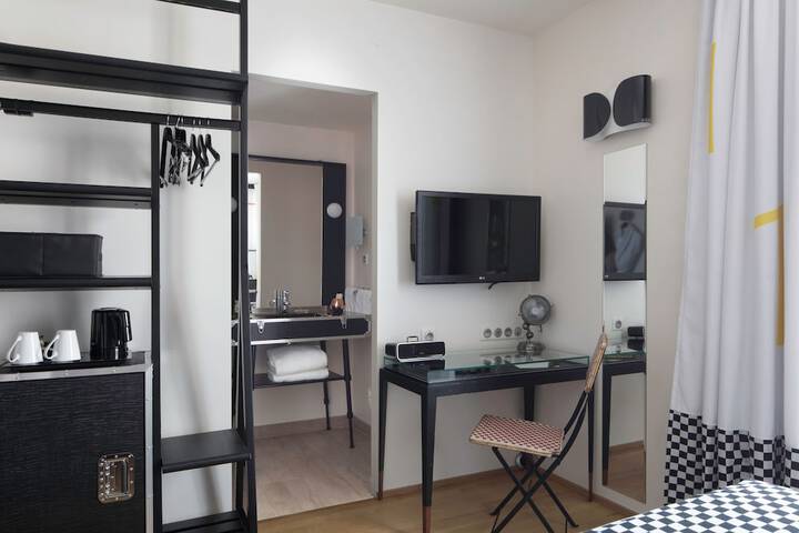 Room 10 of 71