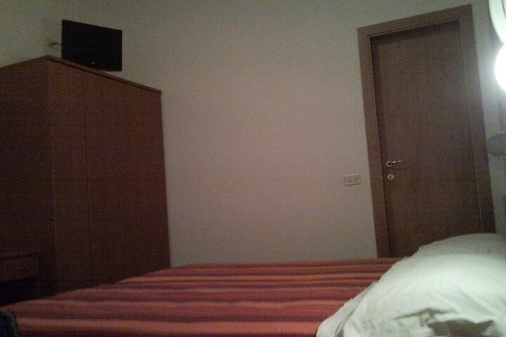 Room 15 of 61