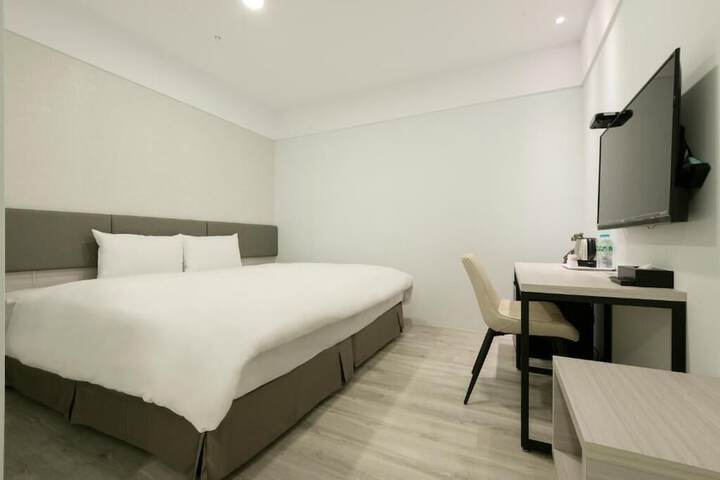 Room 10 of 41