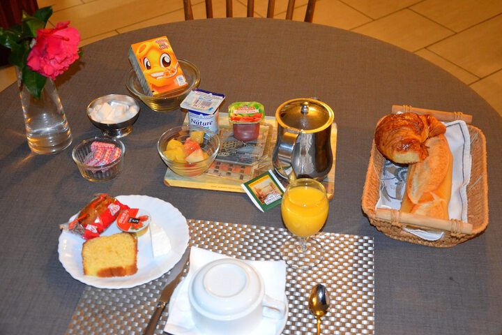 Dining 44 of 49