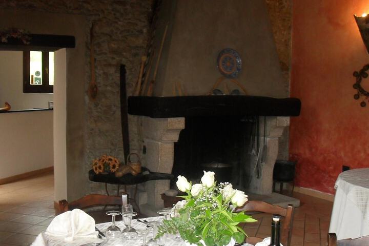 Dining 42 of 61