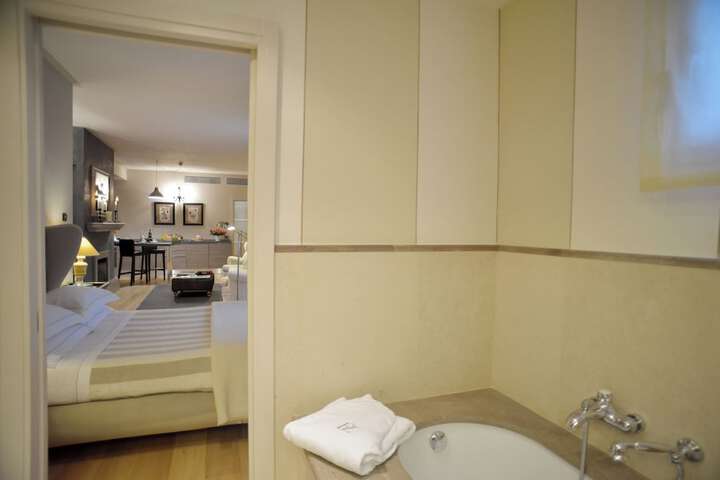 Room 166 of 216