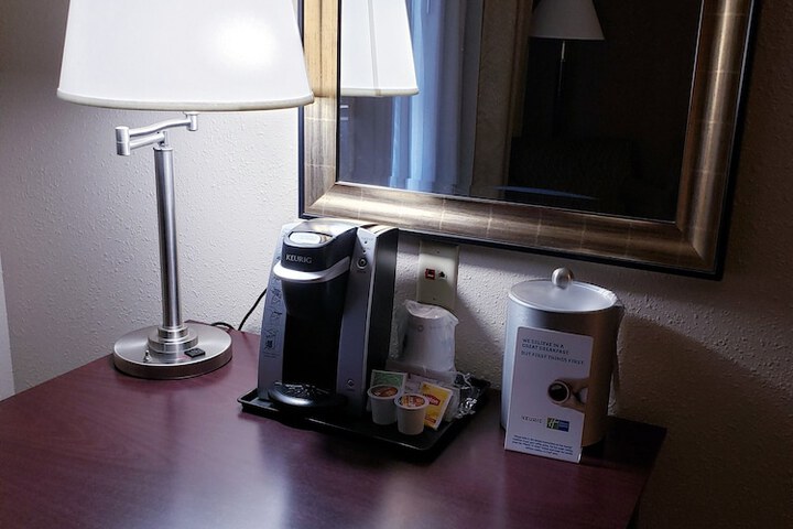 Breakfast/Coffee Service 15 of 50