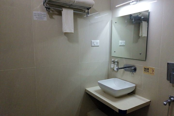 Room 44 of 71
