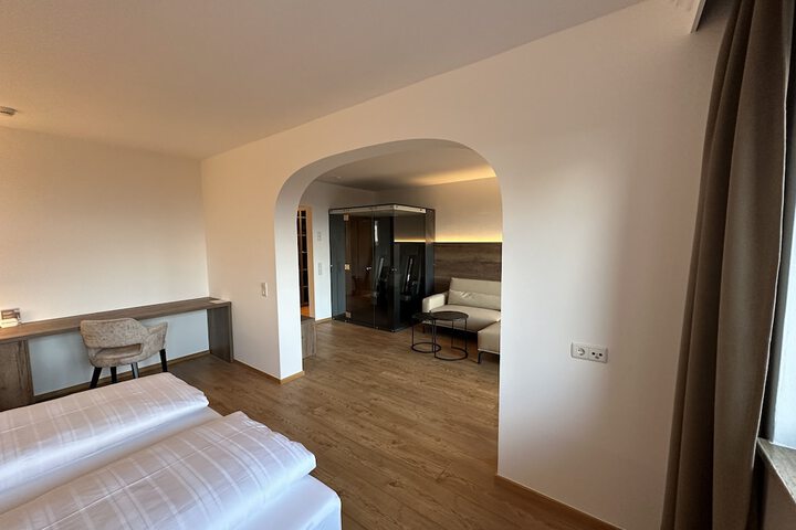 Room 34 of 130