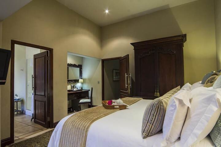 Room 3 of 52