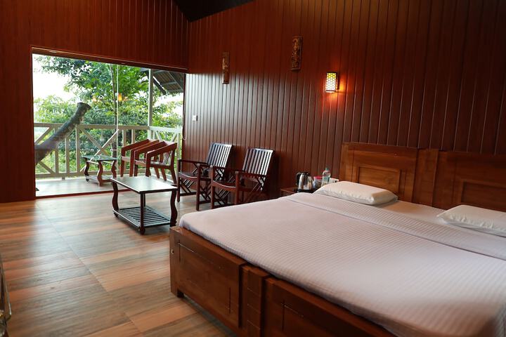 Room 4 of 64