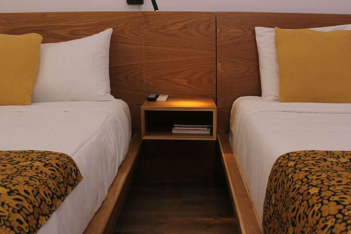 Room 7 of 80