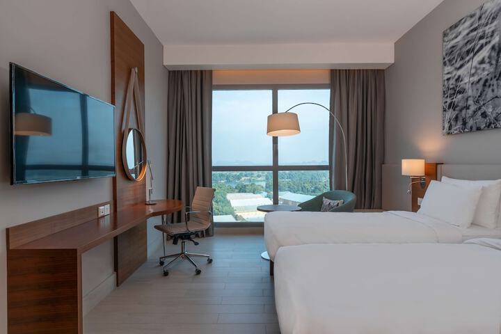 Room 42 of 108