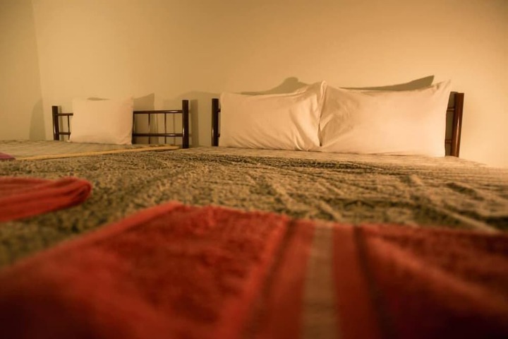 Room 5 of 16