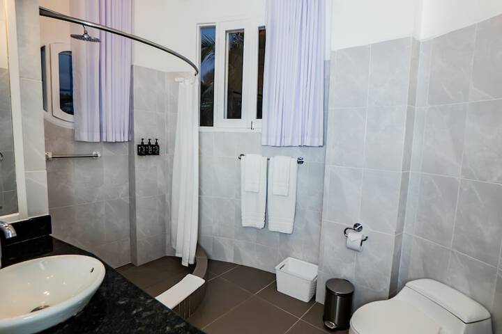Room 44 of 75