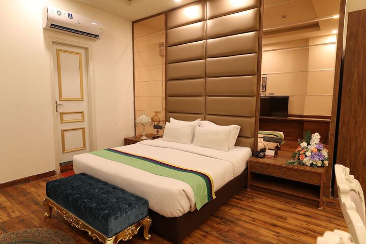 Room 7 of 36