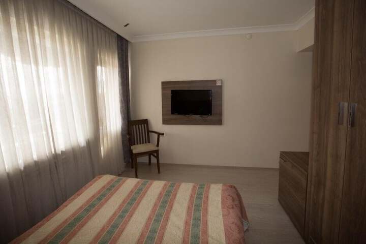 Room 13 of 31