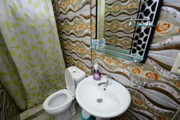 Room 6 of 37