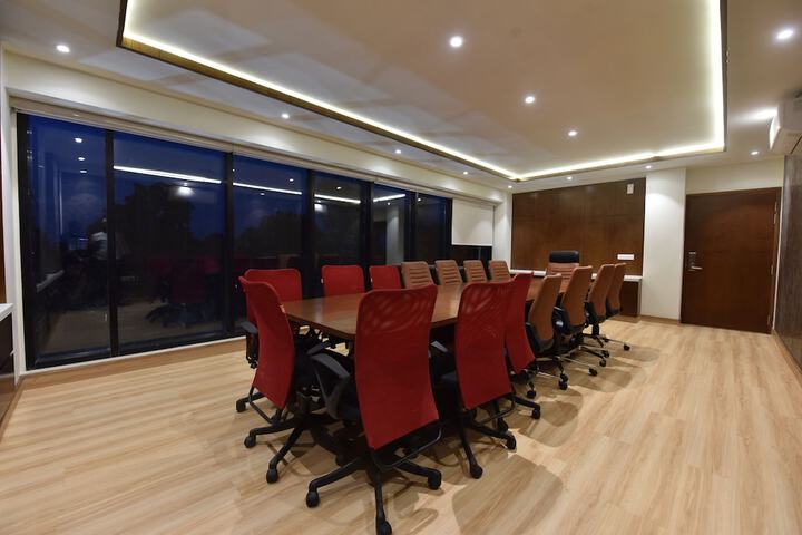 Business Center 30 of 37