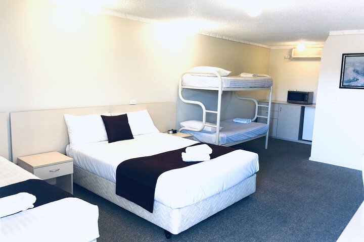 Room 11 of 31