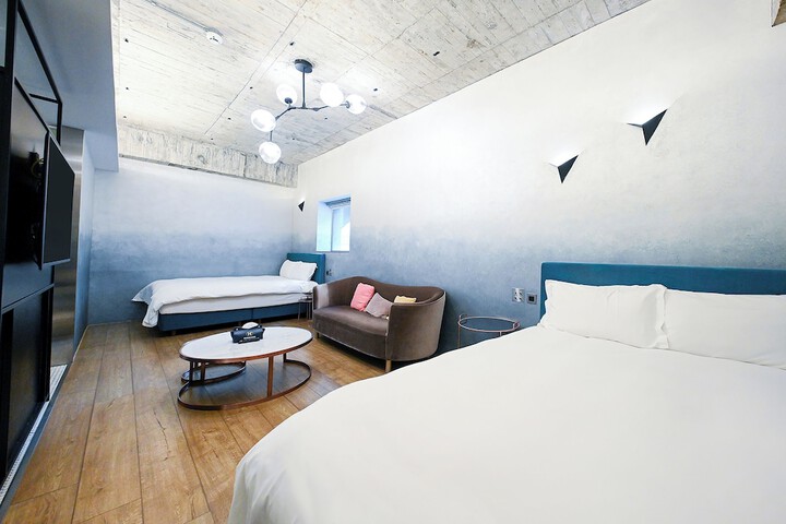 Room 62 of 141