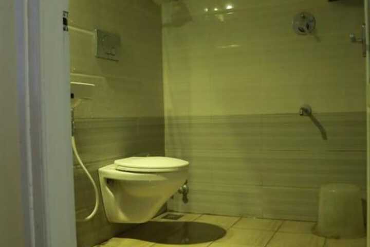 Room 12 of 17