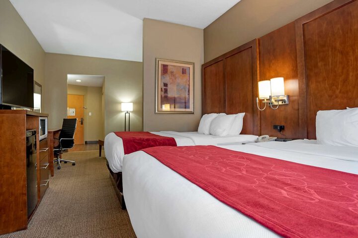 1 King Bed Suite (2 of 15)