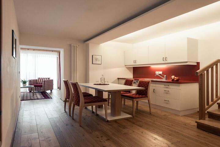 Room 8 of 42