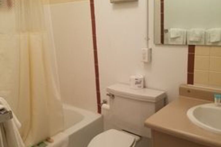 Room 3 of 43