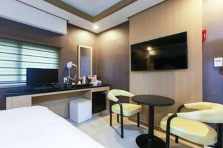 Room 26 of 44
