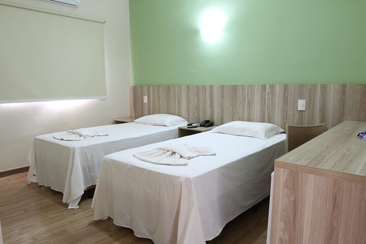 Room 8 of 49