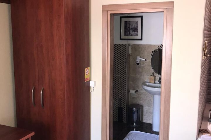 Room 38 of 90
