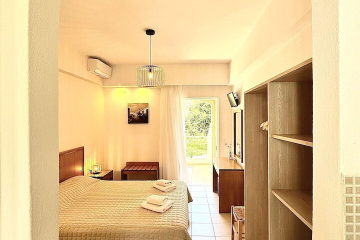Room 17 of 60