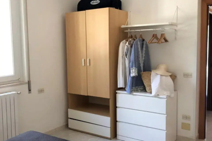Room 5 of 11