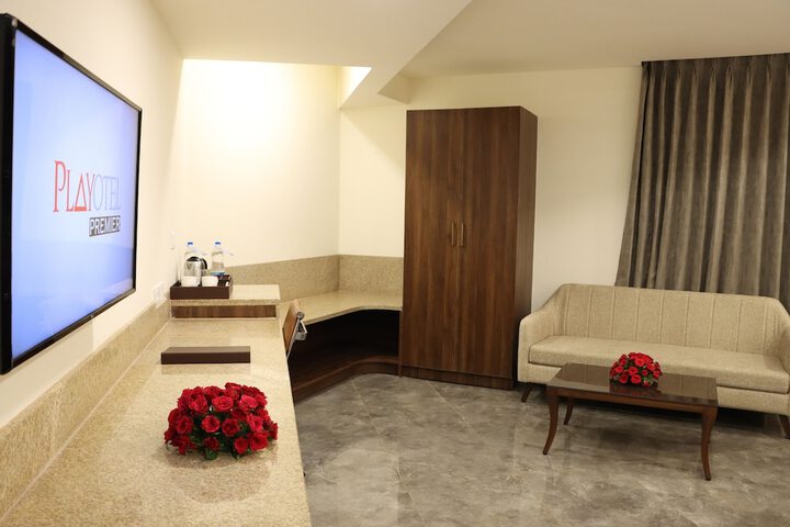 Room 19 of 35