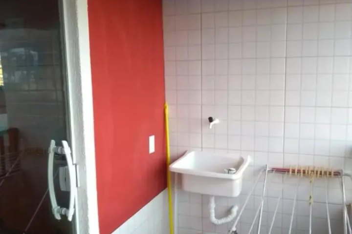 Room 5 of 17