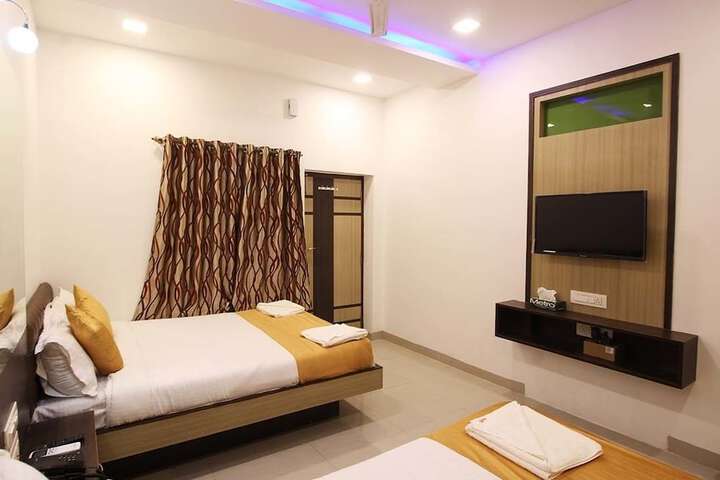 Room 4 of 19