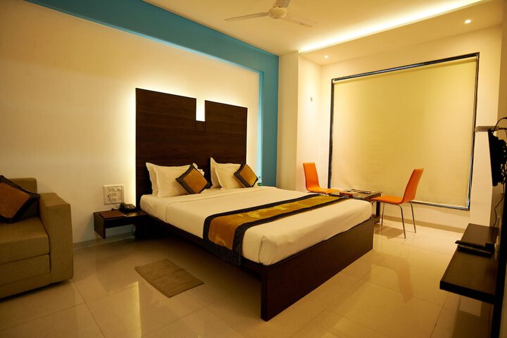 Room 30 of 51