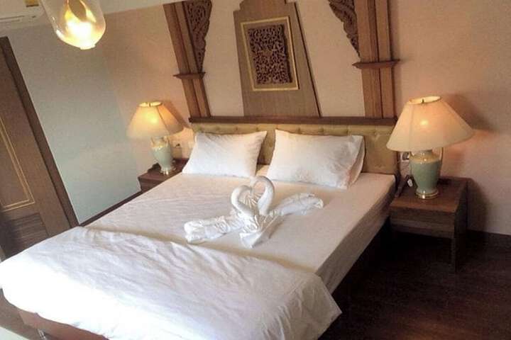 Room 30 of 77