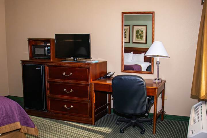 Double Accessible Queen Size Bed (19 of 19)