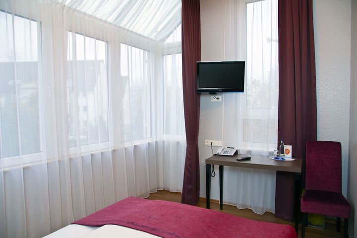 Room 9 of 47