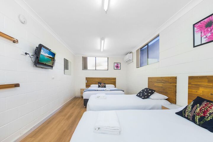 Room 52 of 76
