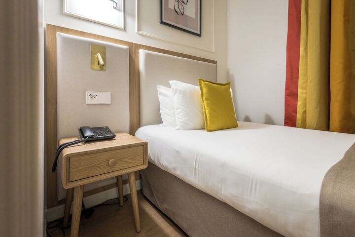 Room 40 of 99