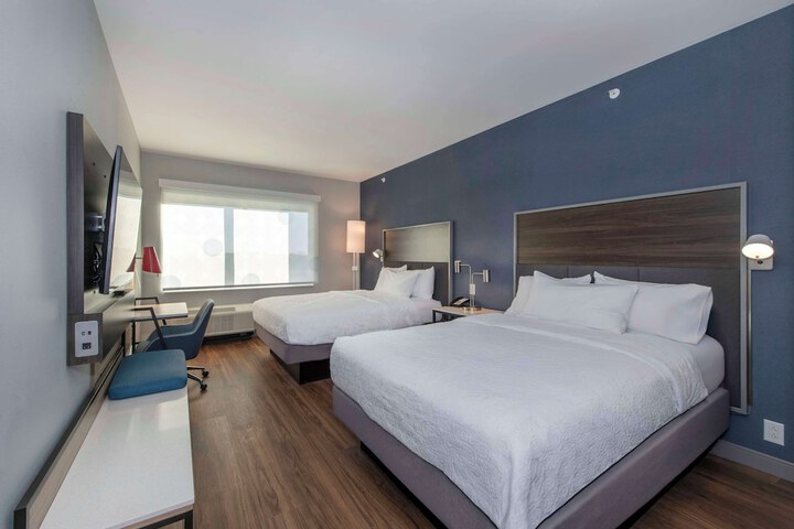 2 Queen Beds with Walk in Shower (7 of 12)