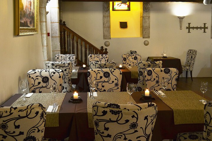Dining 72 of 119