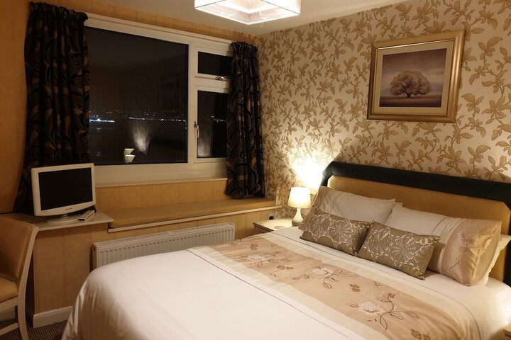 Room 20 of 184