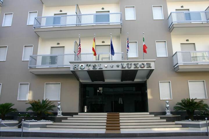 Hotel Luxor in Casoria