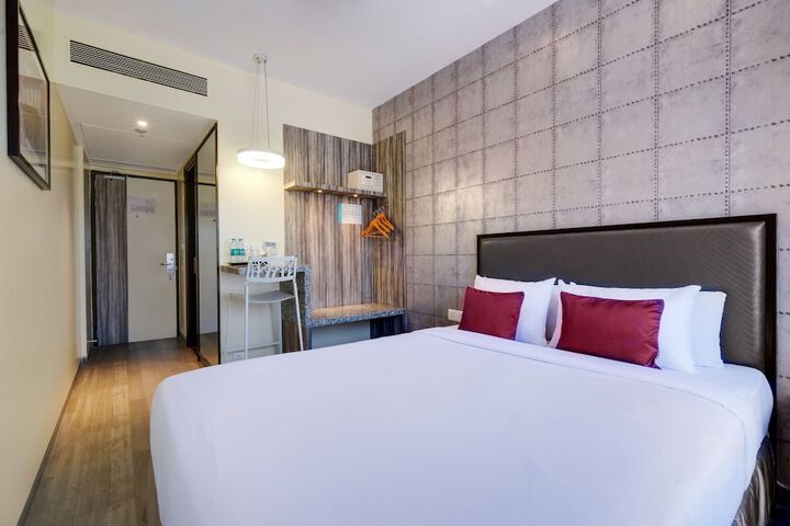 Room 2 of 35