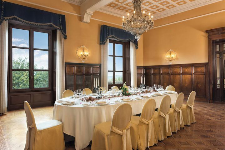 Ballroom/Hall 39 of 45